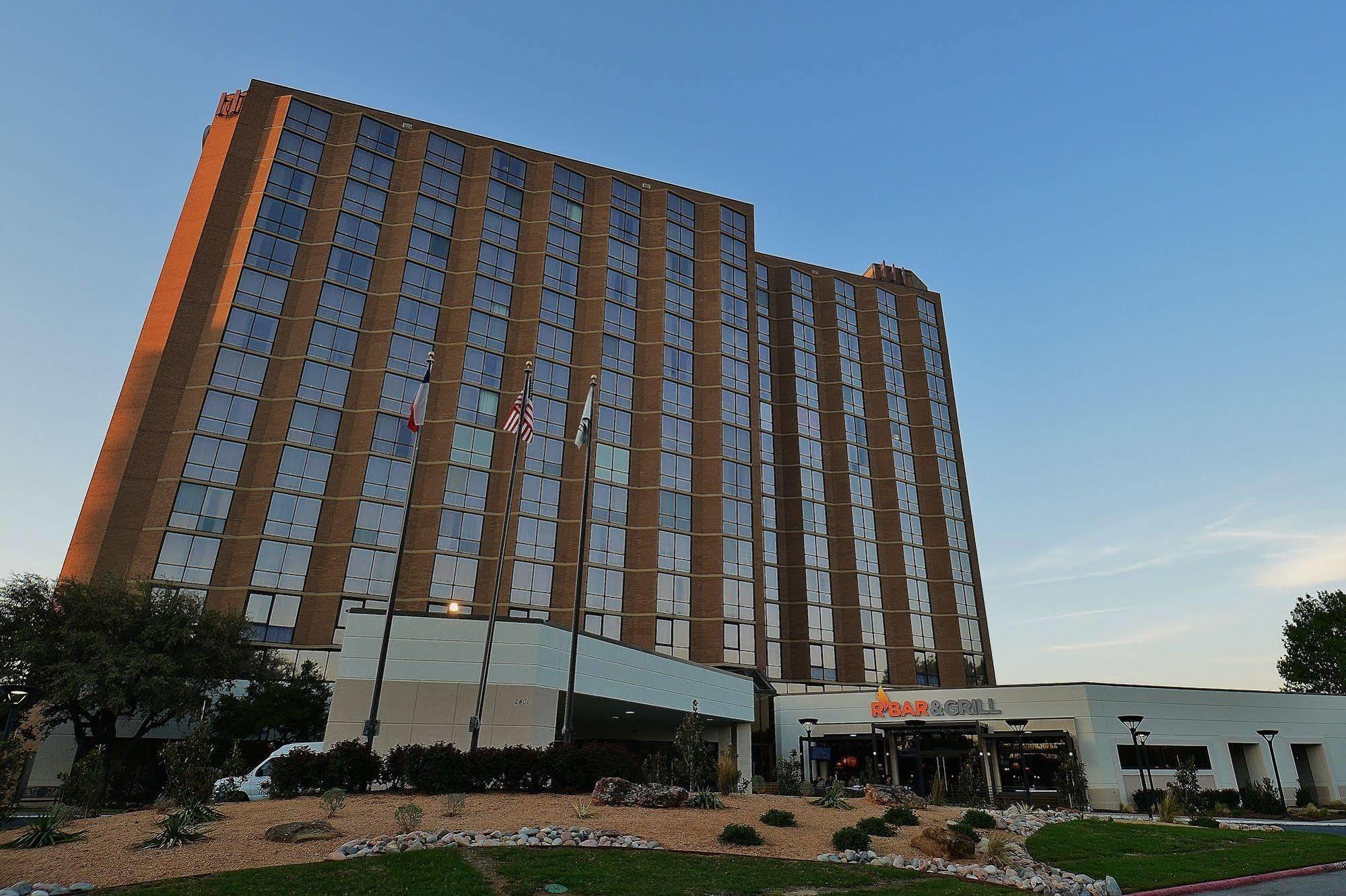 Отель Hilton Арлингтон Экстерьер фото